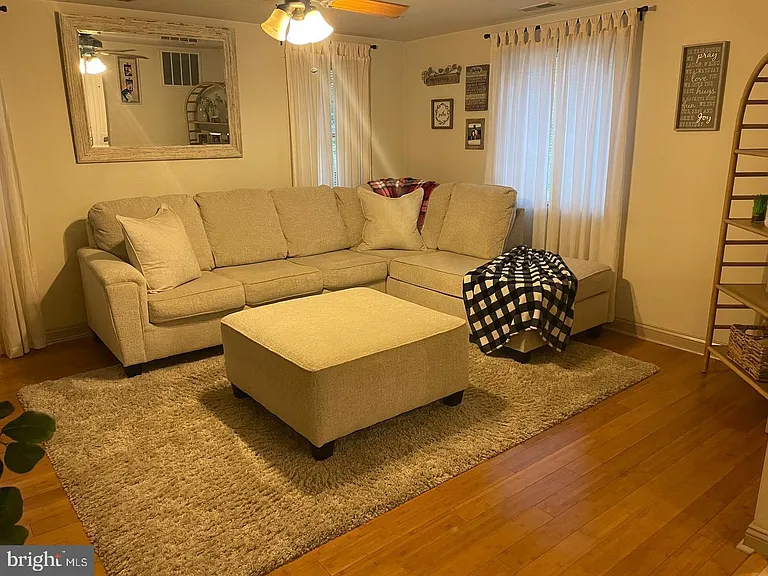 18 Chapel Ave #A — Photo 3
