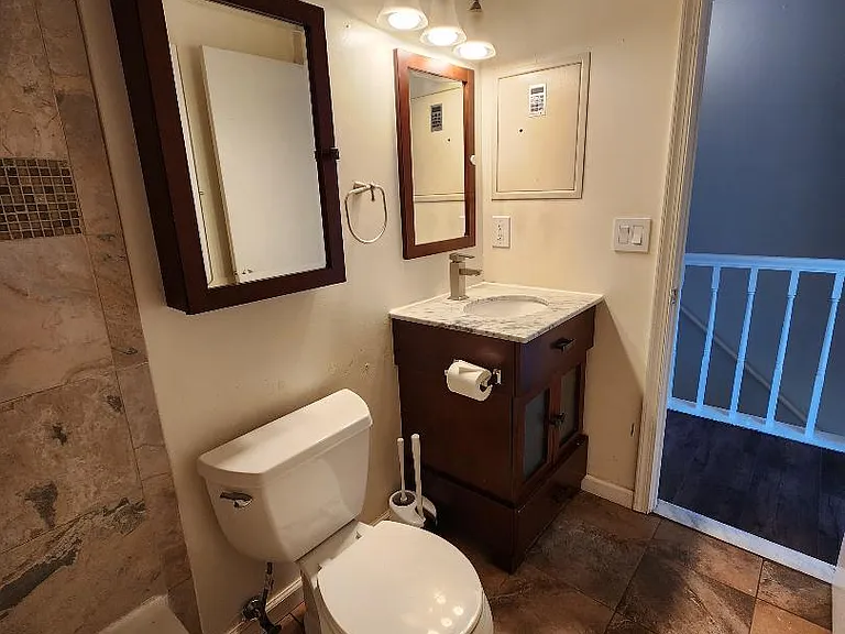 216 Saint Johns Sq #216 — Photo 9