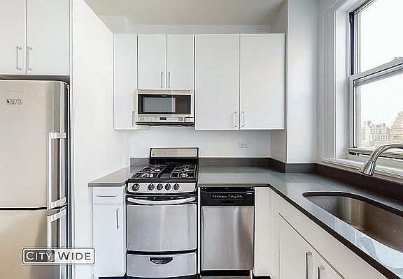 3rd image of 120 W 86th St APT 10B