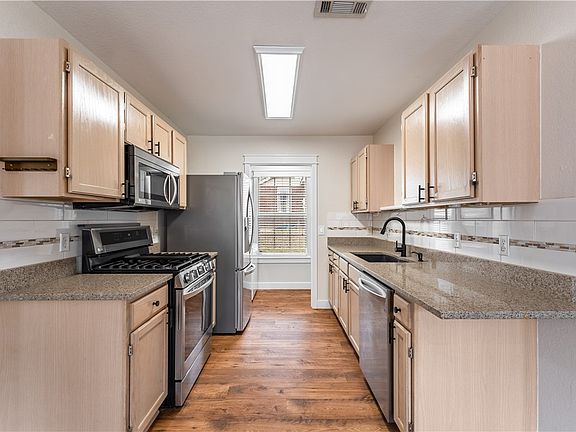 4th image of 3800 W Lilac Dr