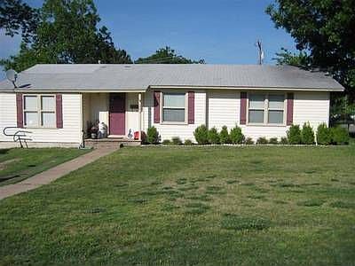 1st image of 203 S Ave E