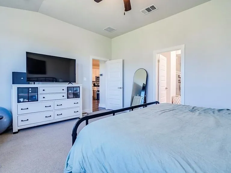 220 Sawtooth Mountain Way — Photo 3