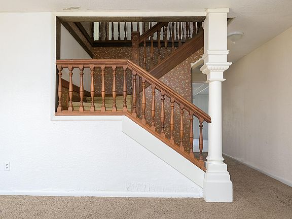 3rd image of 3315 Sunfield St