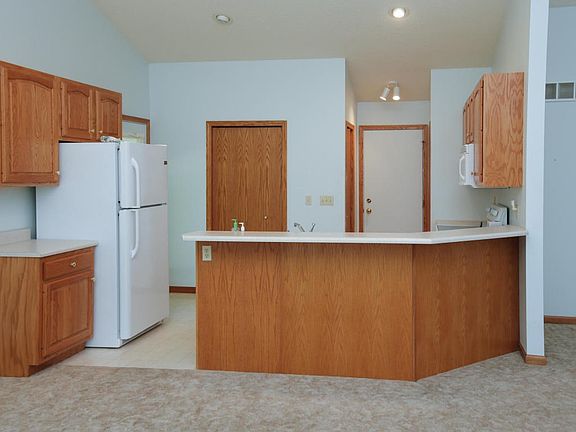 2909 hunters place-105