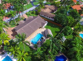 11865 SW 112 Avenue Cir, Miami, FL 33176