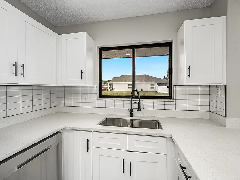 1430 Valerius St SE — Photo 12