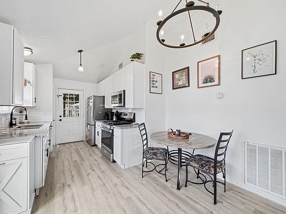 4th image of 9106 Goodmeadow Dr