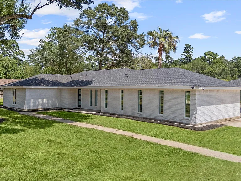 12019 Beth Ln — Photo 3