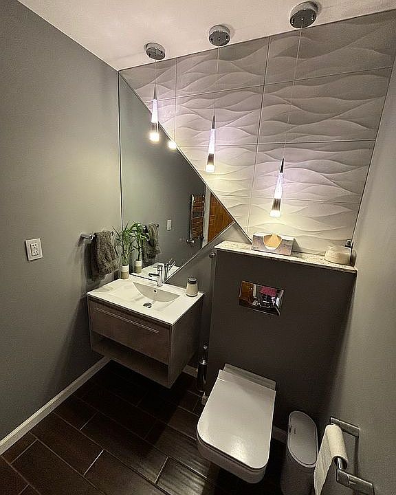 Half bathroom 