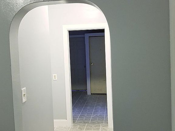 2nd image of 412 Hartford Ave