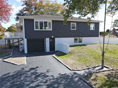 39 Roosevelt Boulevard, East Patchogue, NY, 11772