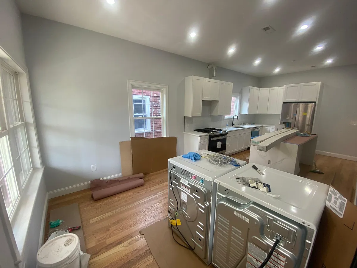 Building Photo - 68 Dimick St #3