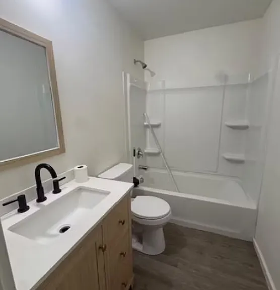 809 W 8th St #809 — Photo 3