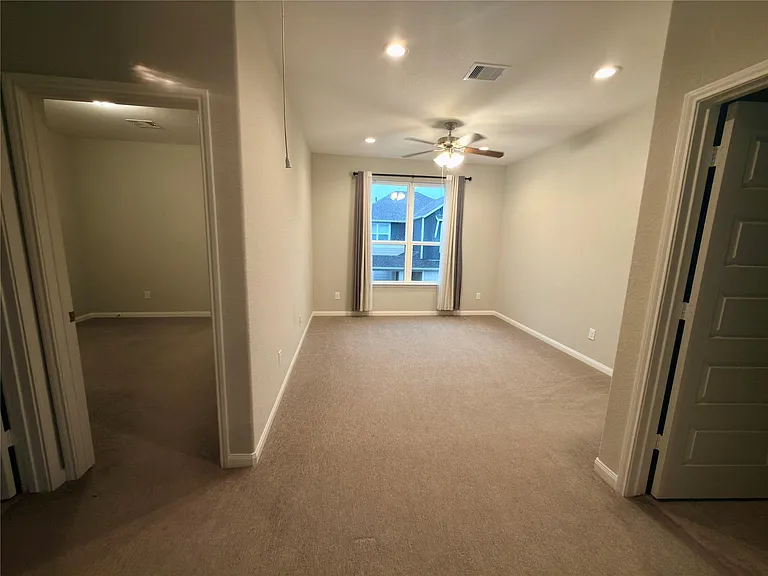 9911 Prairie Silo Ln — Photo 10