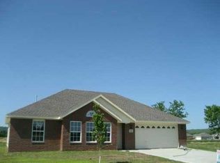 926 Raspberry St, Elkins, AR 72727