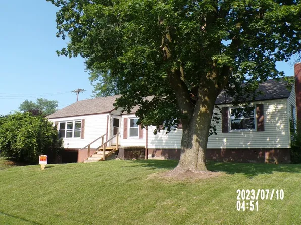 725 S Main St, Willard, OH 44890