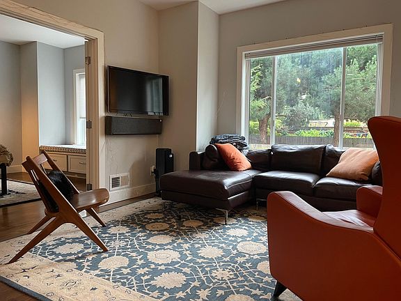 2nd image of 5533 California St APT 2