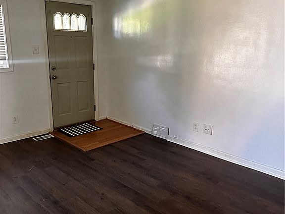 5th image of 1485 3rd St
