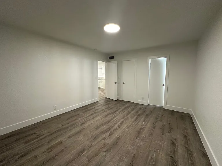 3700 NE 22nd Ave — Photo 4