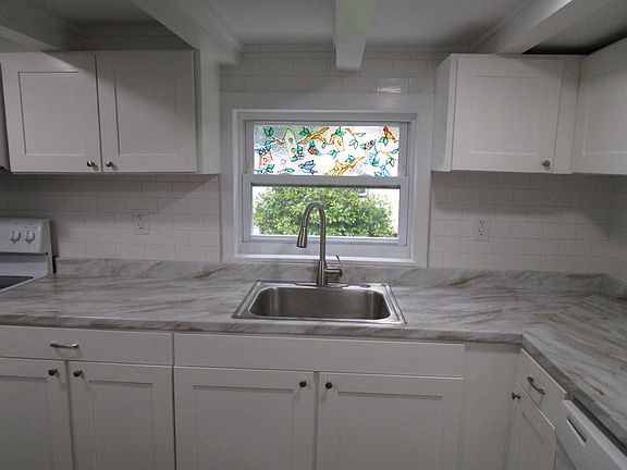 5th image of 108 Indian Dr