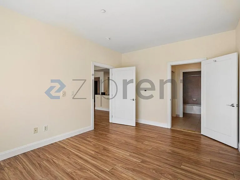 585 9th St #313 — Photo 14