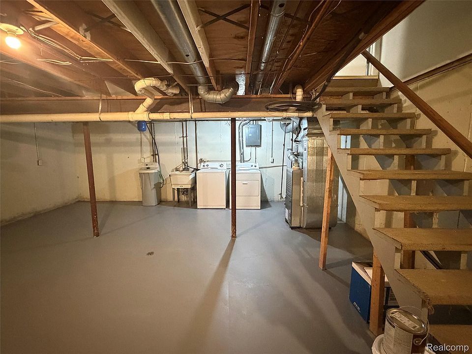7943 Pontiac Lake Rd, photo 20