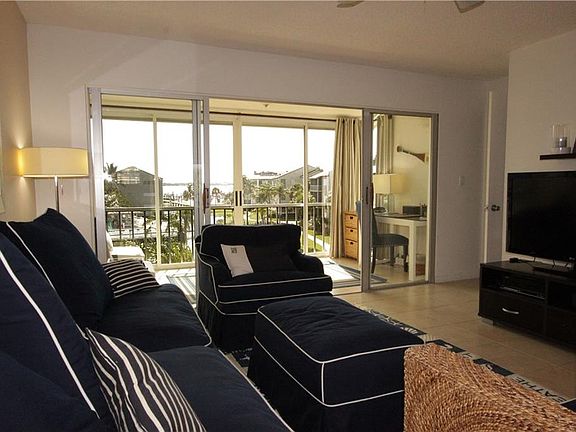 5th image of 1550 NE Ocean Blvd APT C302