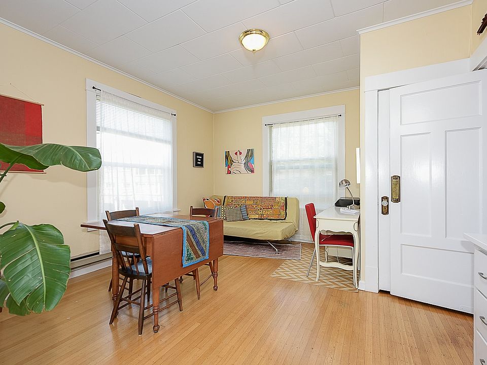 1st image of 1012 Queen Anne Ave N APT 21