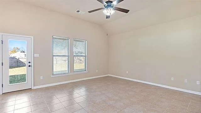 42189 Broadwalk Ave — Photo 5