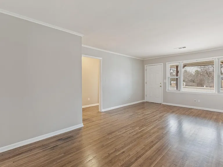2406 S Yale Ave — Photo 4