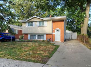 4476 Weddel St, Dearborn Heights, MI