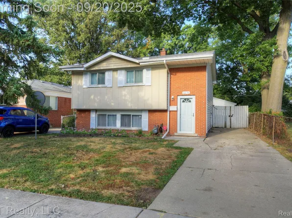4476 Weddel St, Dearborn Heights, MI 48125
