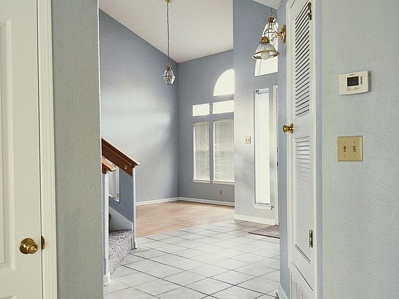 5th image of 1613 Plaza Chica Way