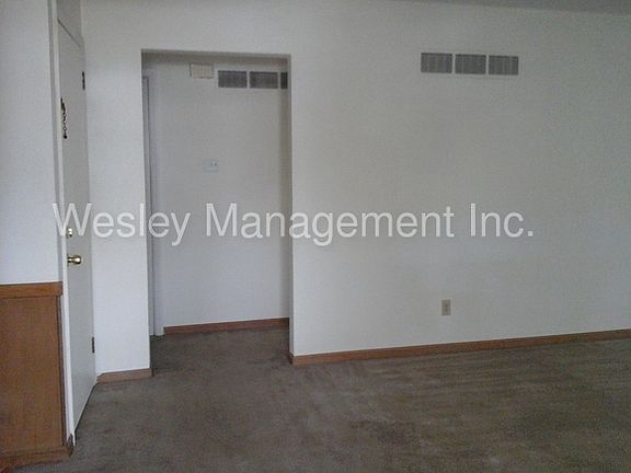 3rd image of 5632 Lathrop Ave