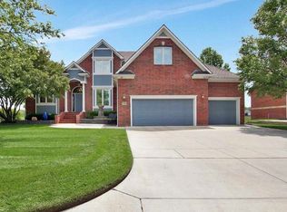 712 N 18th Fairway, Andover, KS 67002