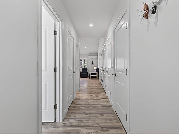 4th image of 11 Unity Lane #11