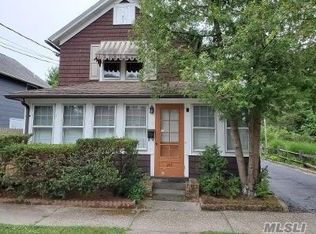 213 Maple Ave, Riverhead, NY 11901