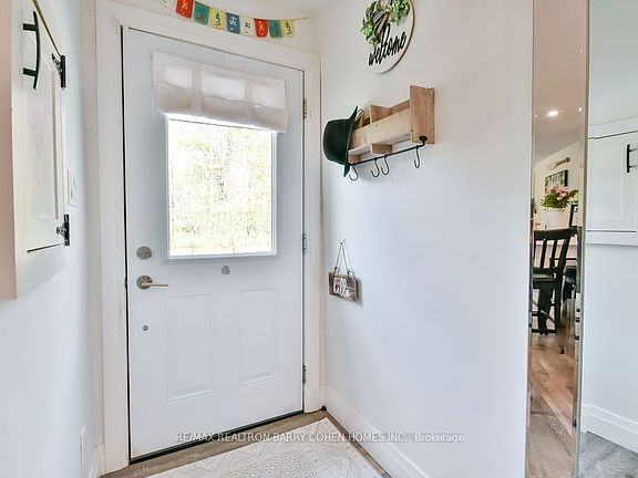 3rd image of 2695 Cumberland Rd