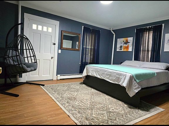 3rd image of 10 Baltic Ln #1