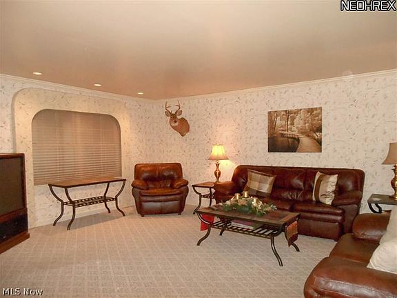3rd image of 1338 Fox Run Ct Unit 7-B