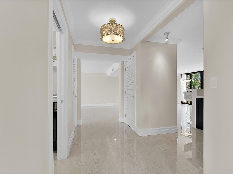 1st image of 250 E Royal Palm Road #2A