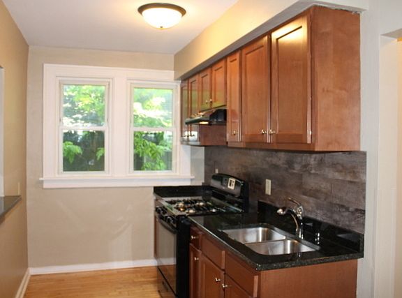 5th image of 1530 Concordia Ave APT 1