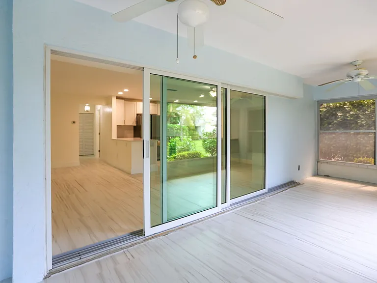 225 Georgetown Blvd — Photo 13