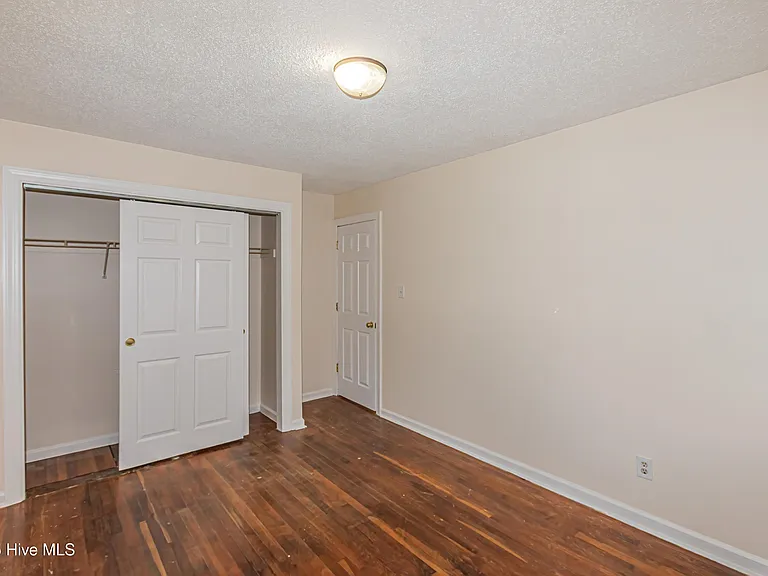 717 New River Dr — Photo 24