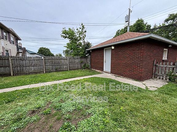 5th image of 4013 E 3rd St
