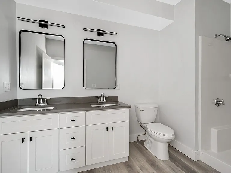 1 Lafayette Sq #401 — Photo 23