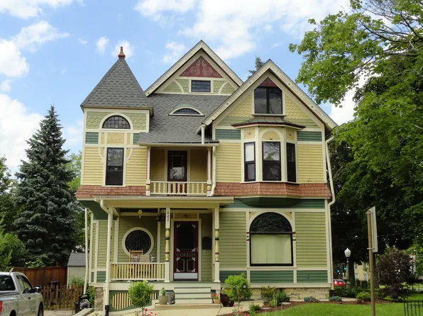 442 Dupage St, Elgin, IL 60120