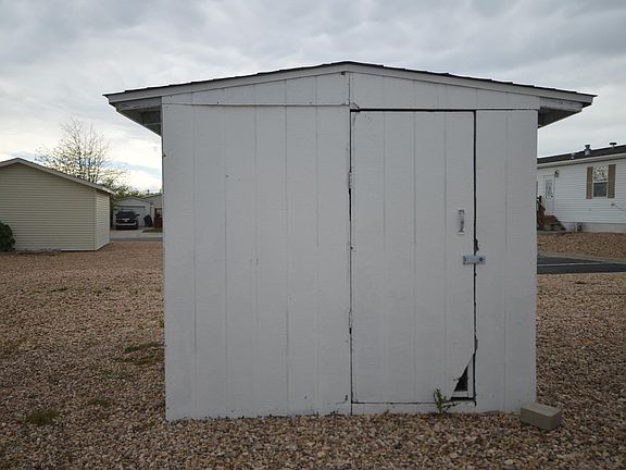 3rd image of 3400 Sagebrush Blvd