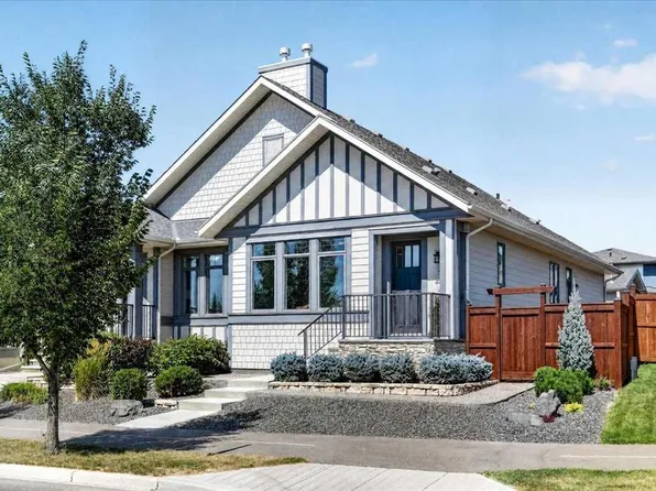 24 S Mahogany Gdns SE, Calgary, AB T3M 2S2
