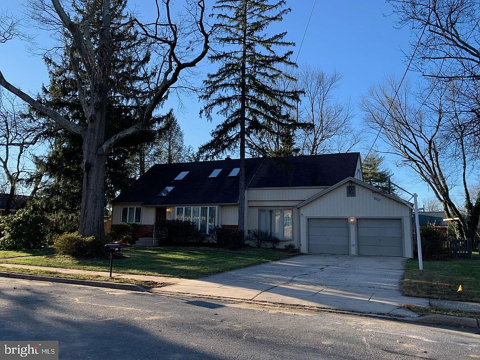 1st image of 212 Columbia Blvd